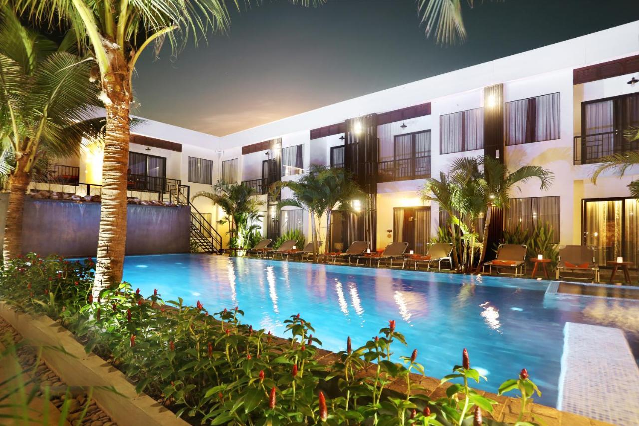 Central Corner Suite Siem Reap Bagian luar foto