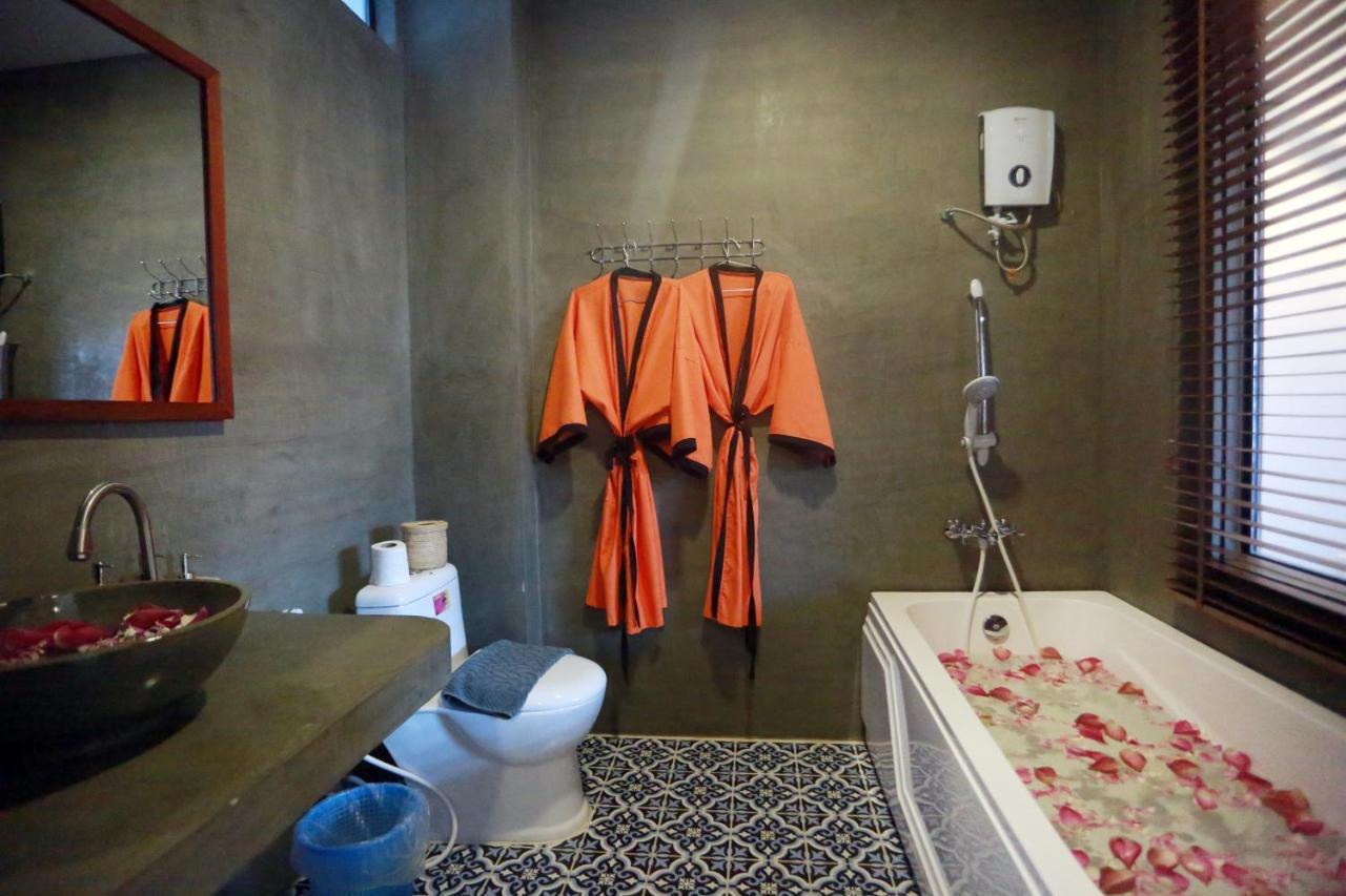 Central Corner Suite Siem Reap Bagian luar foto
