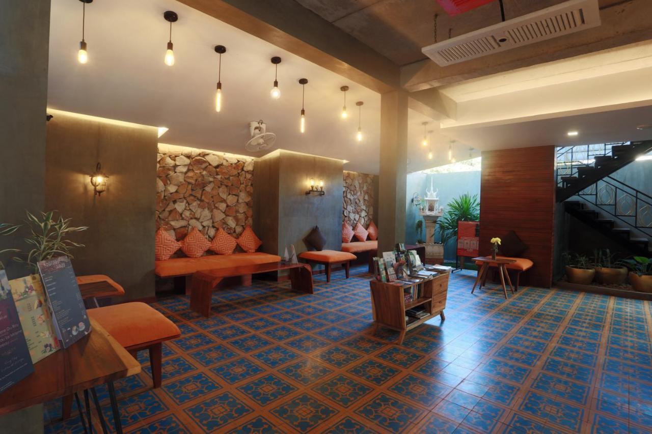 Central Corner Suite Siem Reap Bagian luar foto