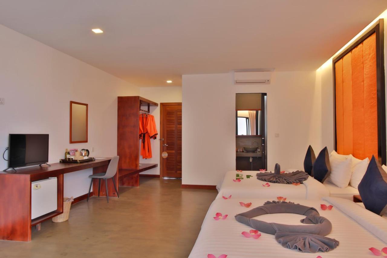 Central Corner Suite Siem Reap Bagian luar foto