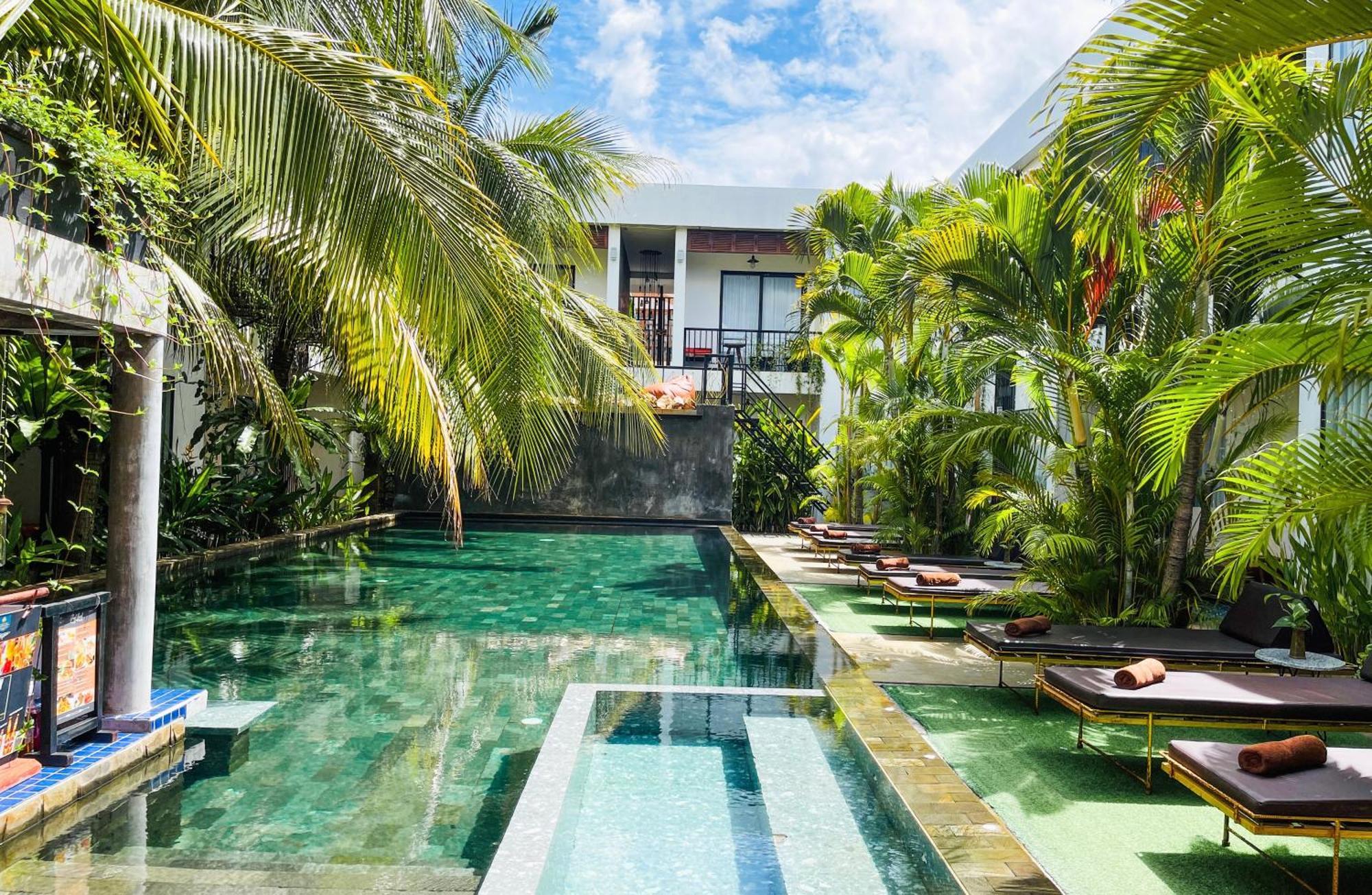 Central Corner Suite Siem Reap Bagian luar foto