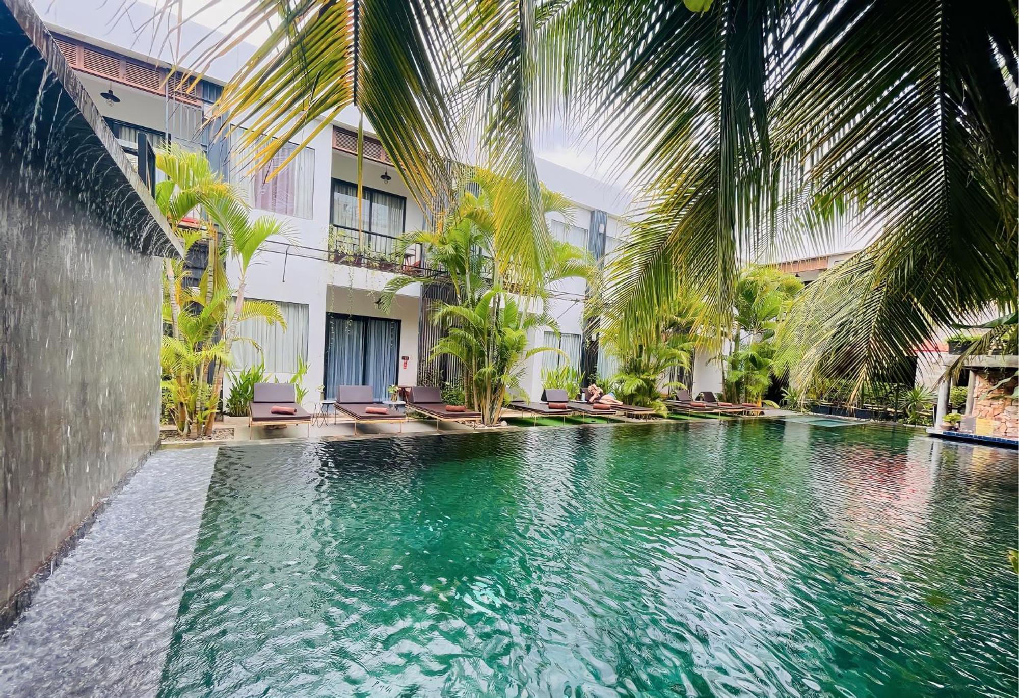 Central Corner Suite Siem Reap Bagian luar foto
